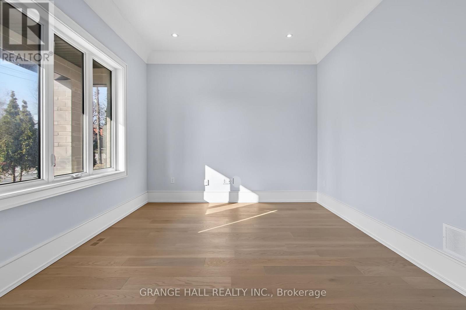 16 Barker Avenue, Toronto, Ontario  M9V 1E5 - Photo 10 - W12945226