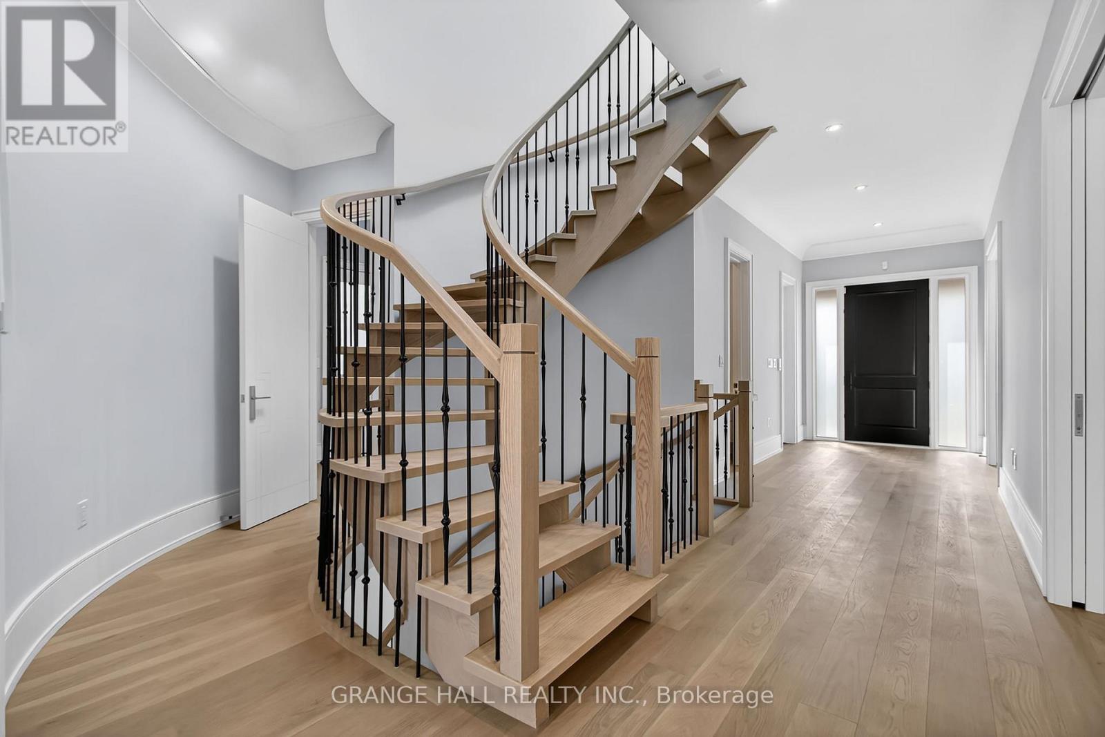 16 Barker Avenue, Toronto, Ontario  M9V 1E5 - Photo 14 - W12945226