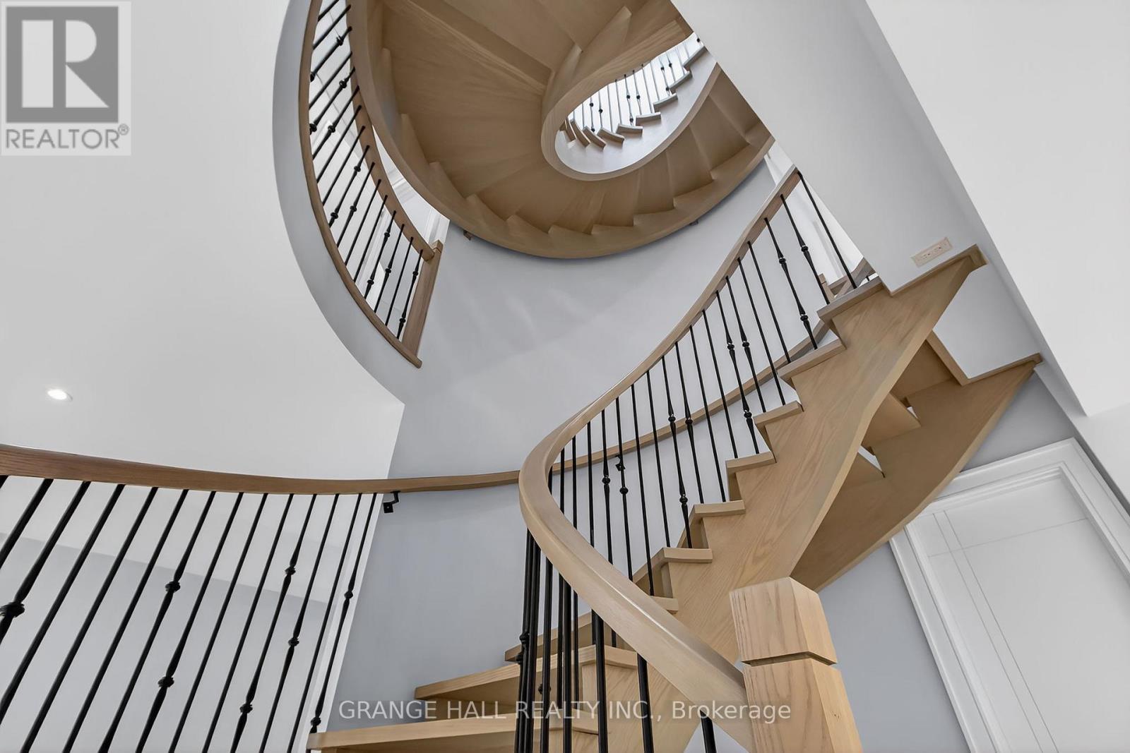 16 Barker Avenue, Toronto, Ontario  M9V 1E5 - Photo 38 - W12945226