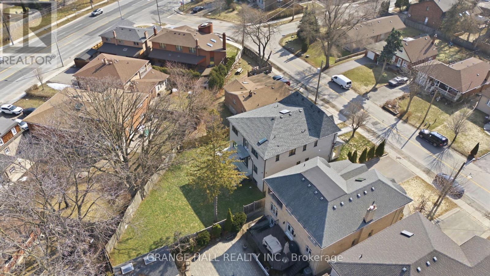 16 Barker Avenue, Toronto, Ontario  M9V 1E5 - Photo 7 - W12945226