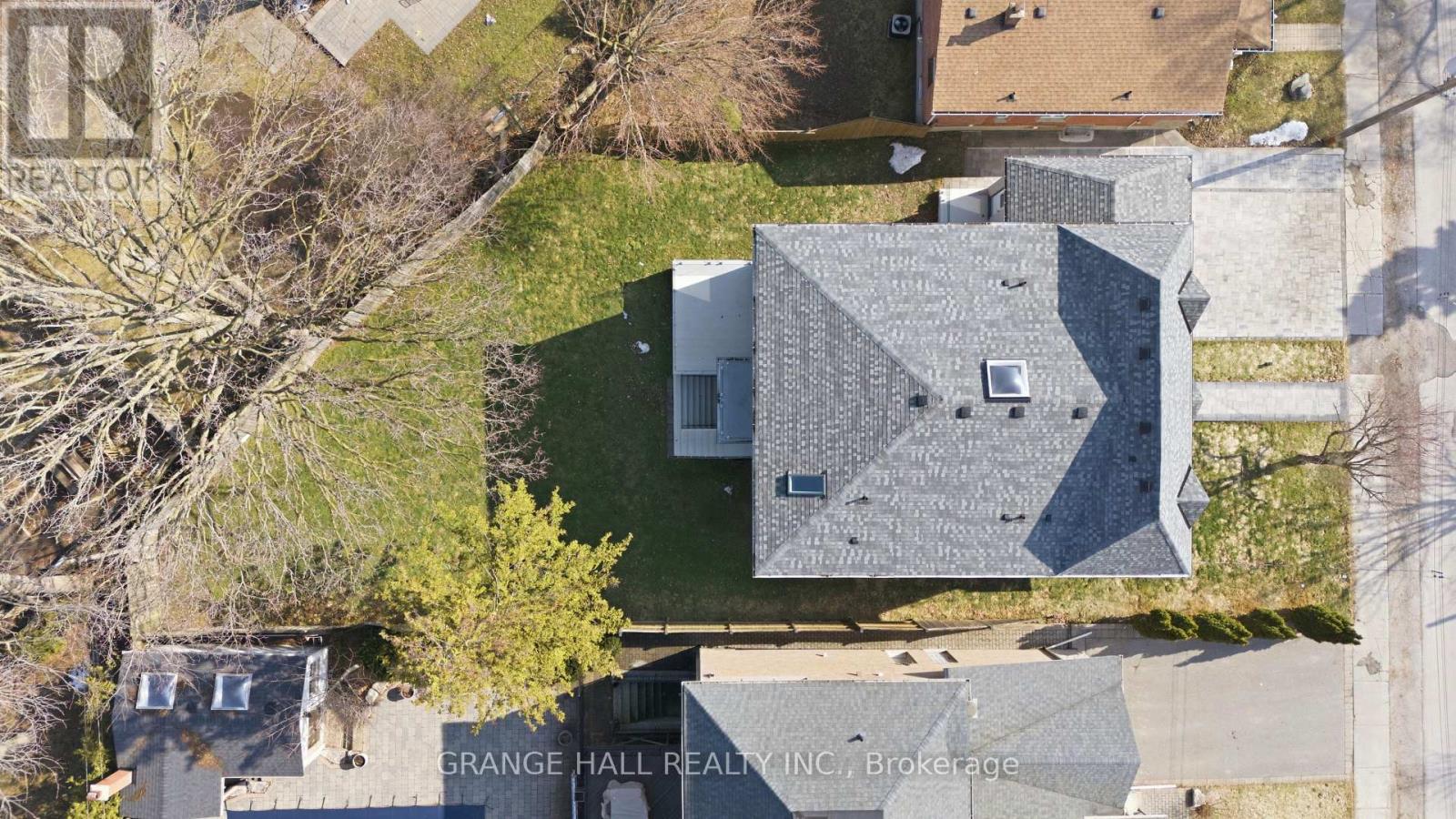 16 Barker Avenue, Toronto, Ontario  M9V 1E5 - Photo 8 - W12945226