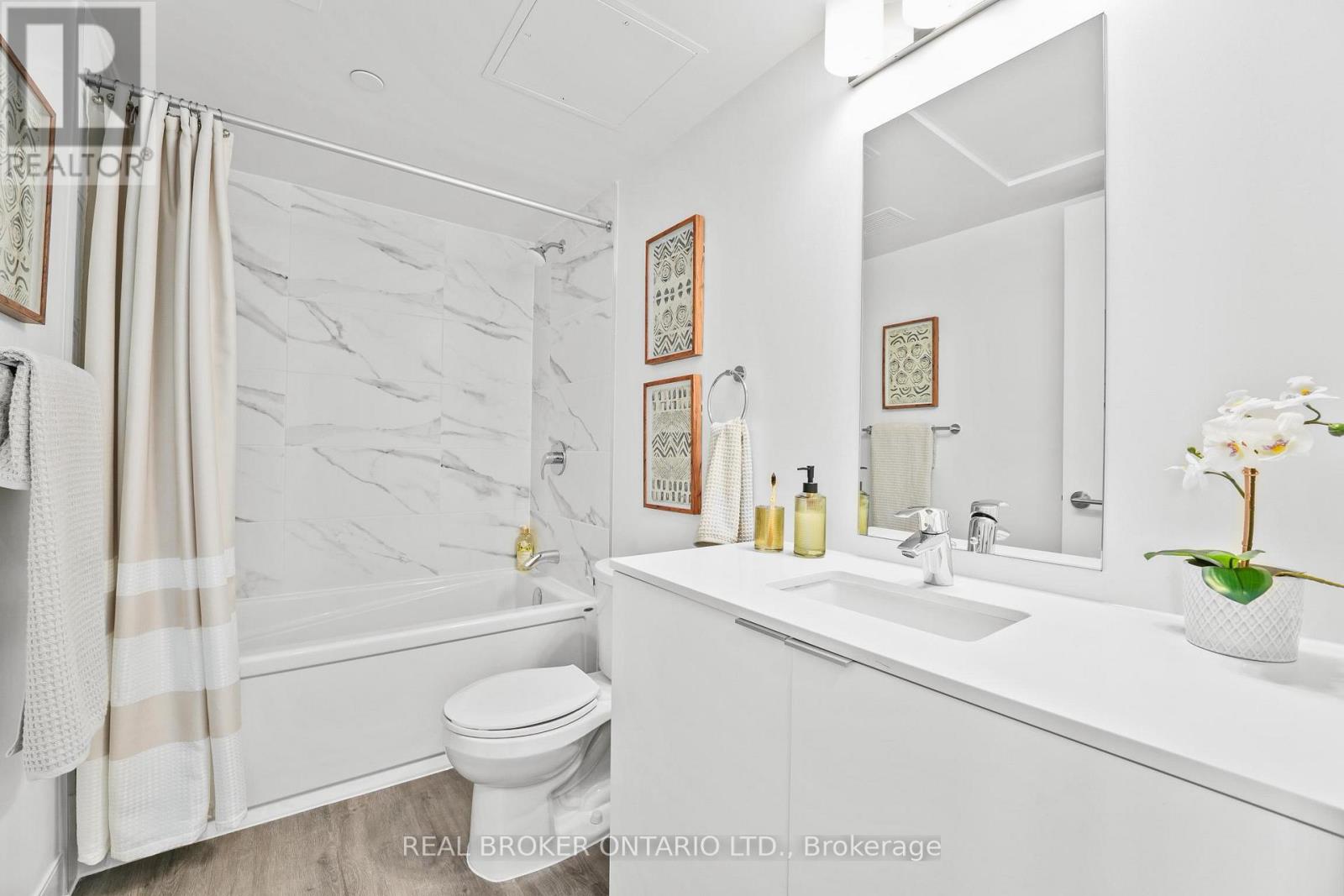 510 - 100 Manett Crescent, Brampton, Ontario  L6X 4P7 - Photo 5 - W12945240