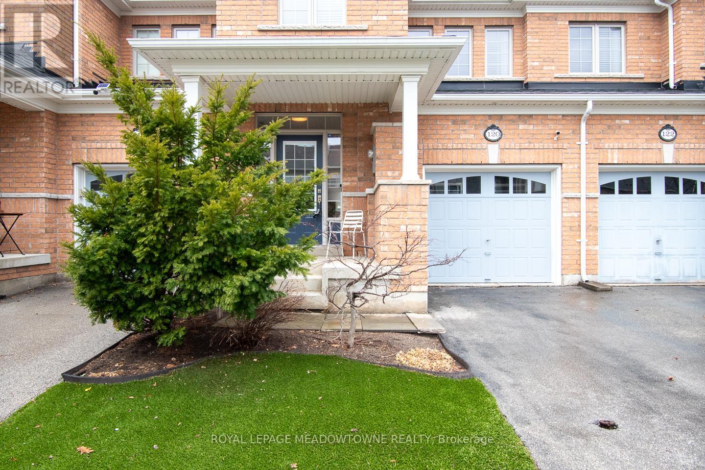 120 Aird Court, Milton, Ontario  L9T 8B6 - Photo 2 - W12945248