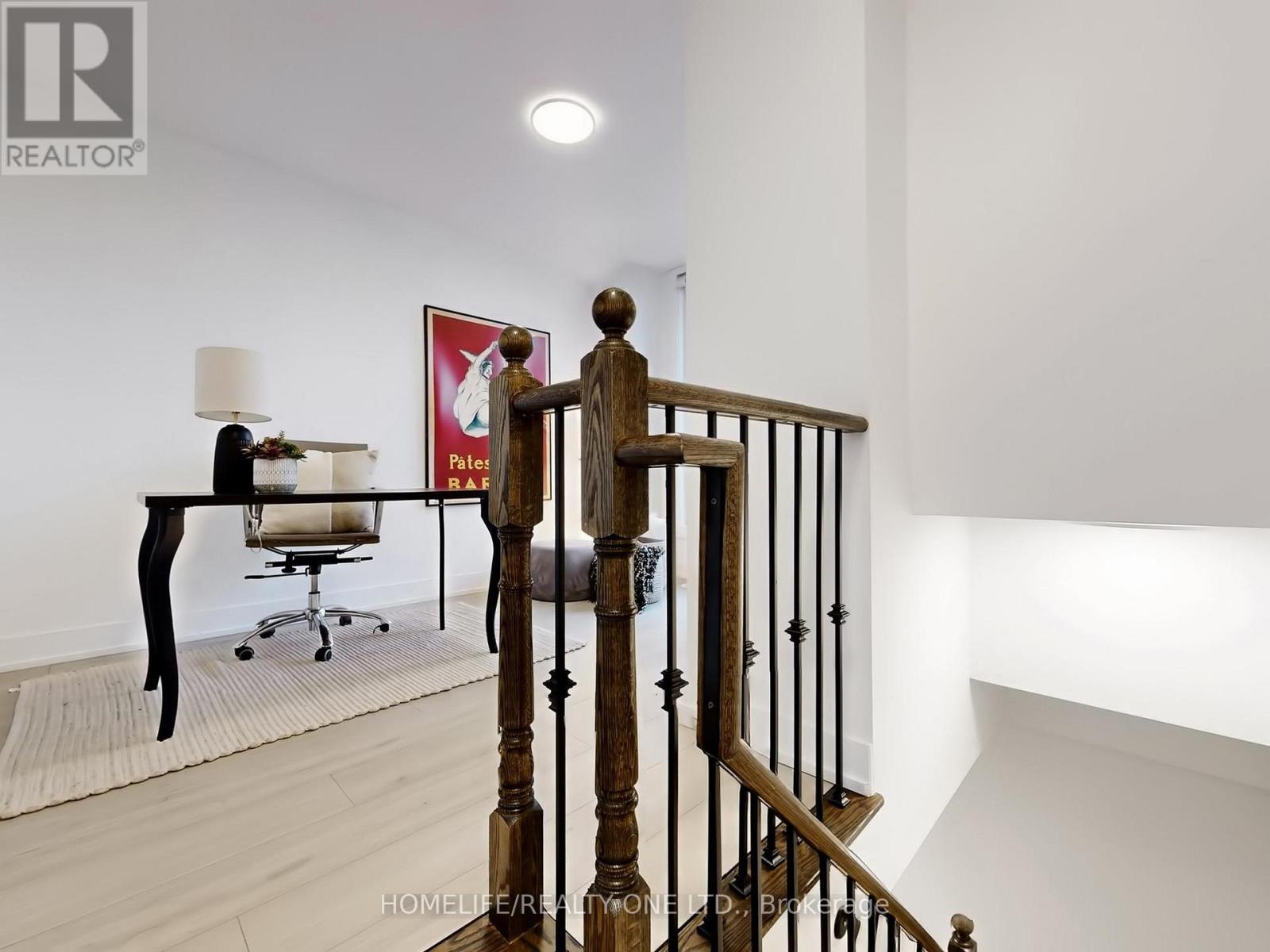 1076 Lansdowne Avenue, Toronto, Ontario  M6H 4H2 - Photo 29 - W12945286