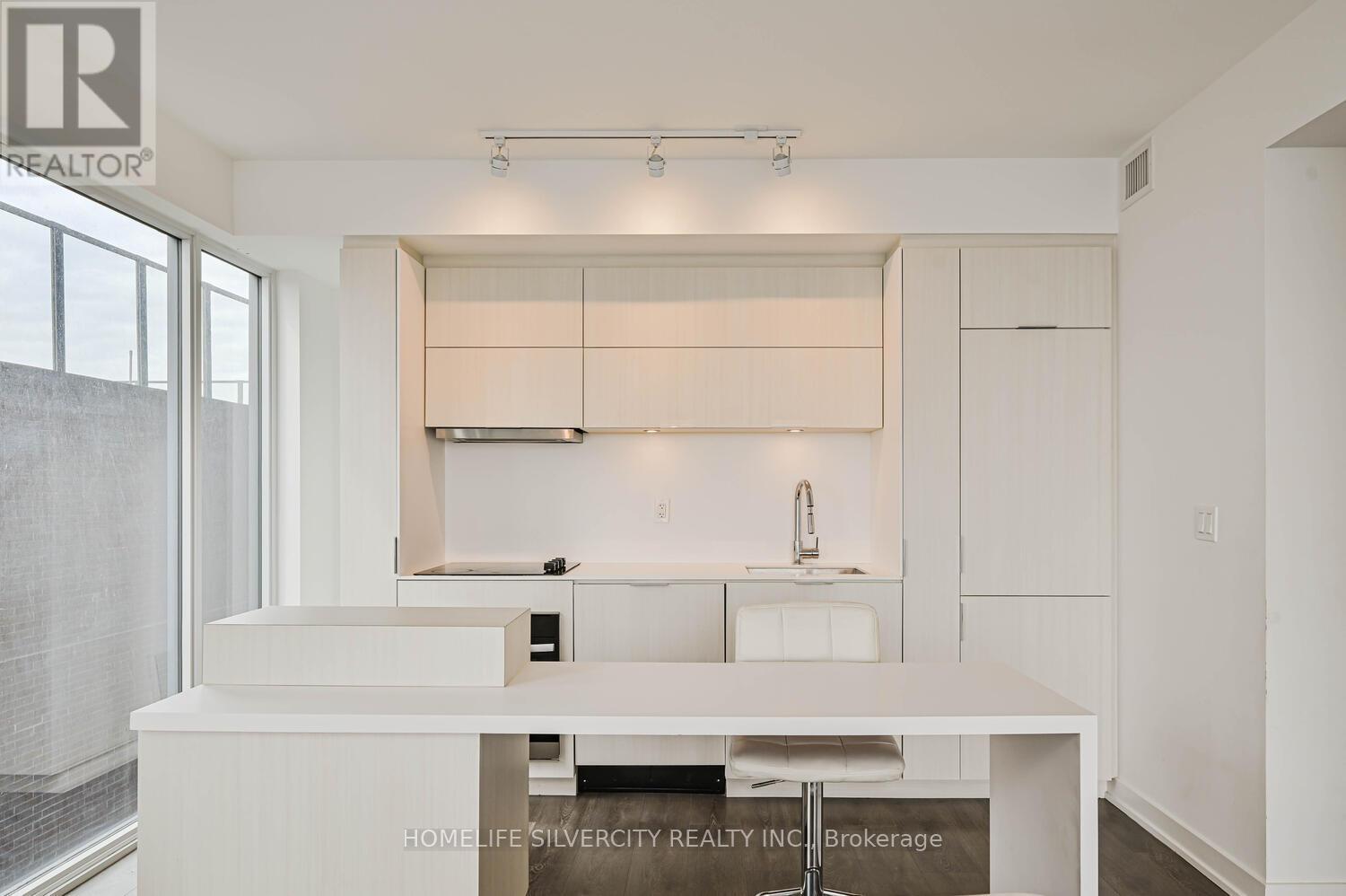 507 - 370 Martha Street, Burlington, Ontario  L6R 0G9 - Photo 13 - W12945290