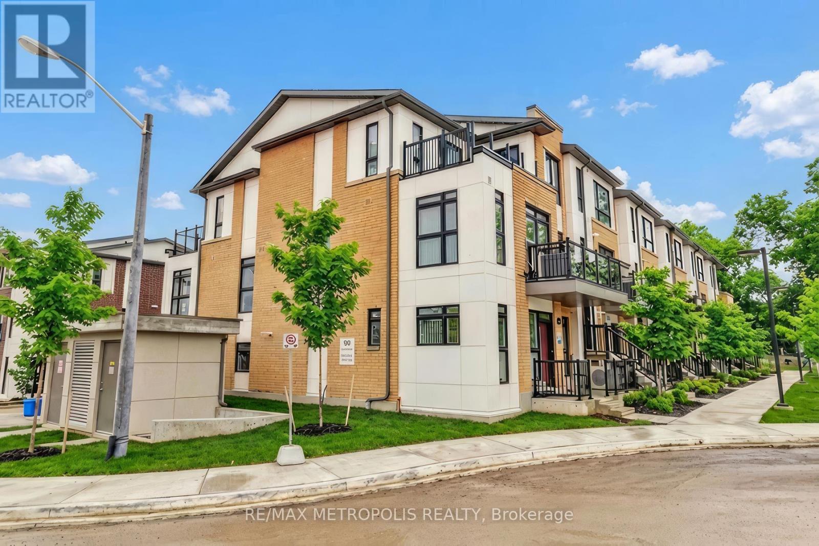 H105 - 90 CANON JACKSON DRIVE, Toronto, Ontario