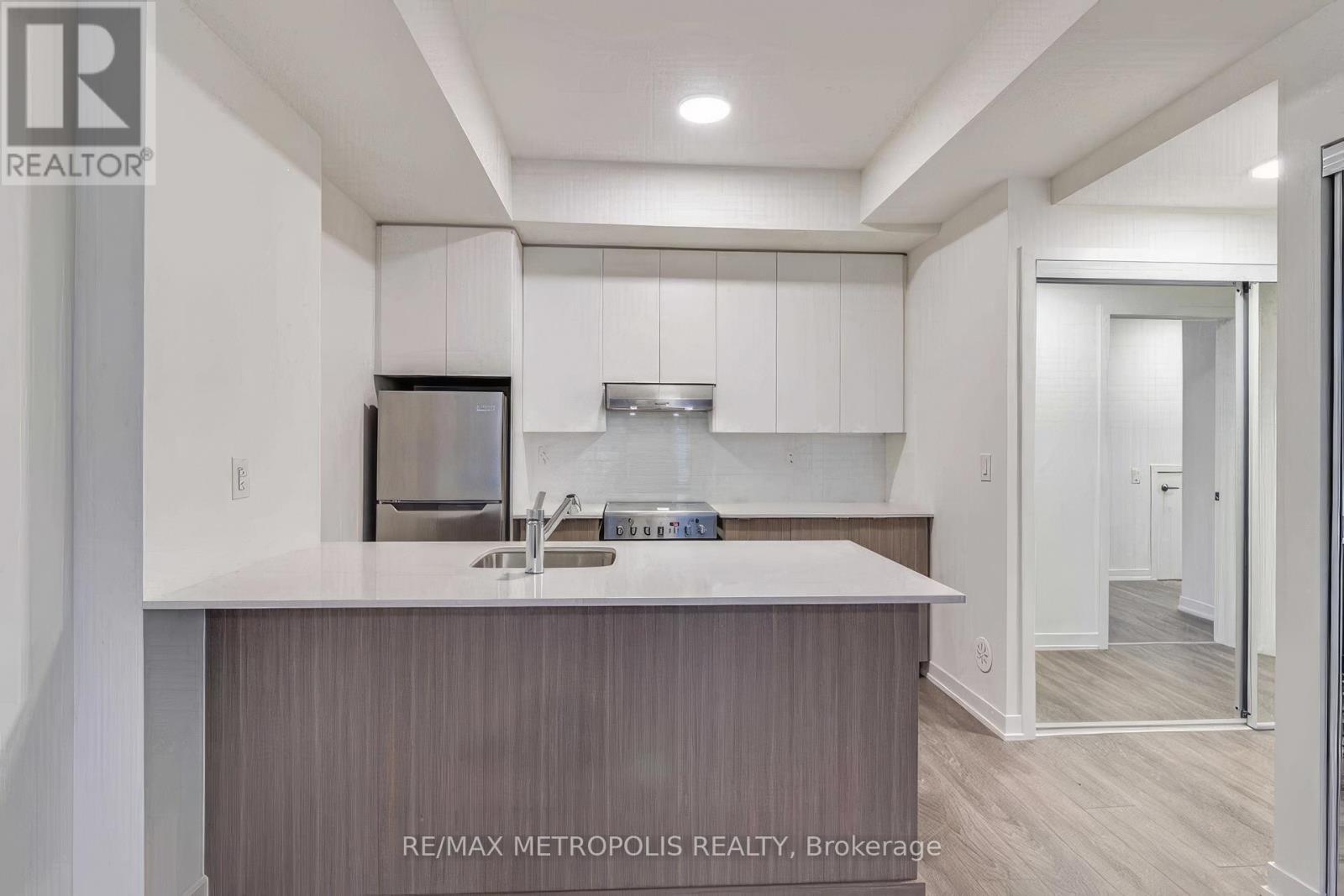 H105 - 90 Canon Jackson Drive, Toronto, Ontario  M6M 0C1 - Photo 5 - W12945304