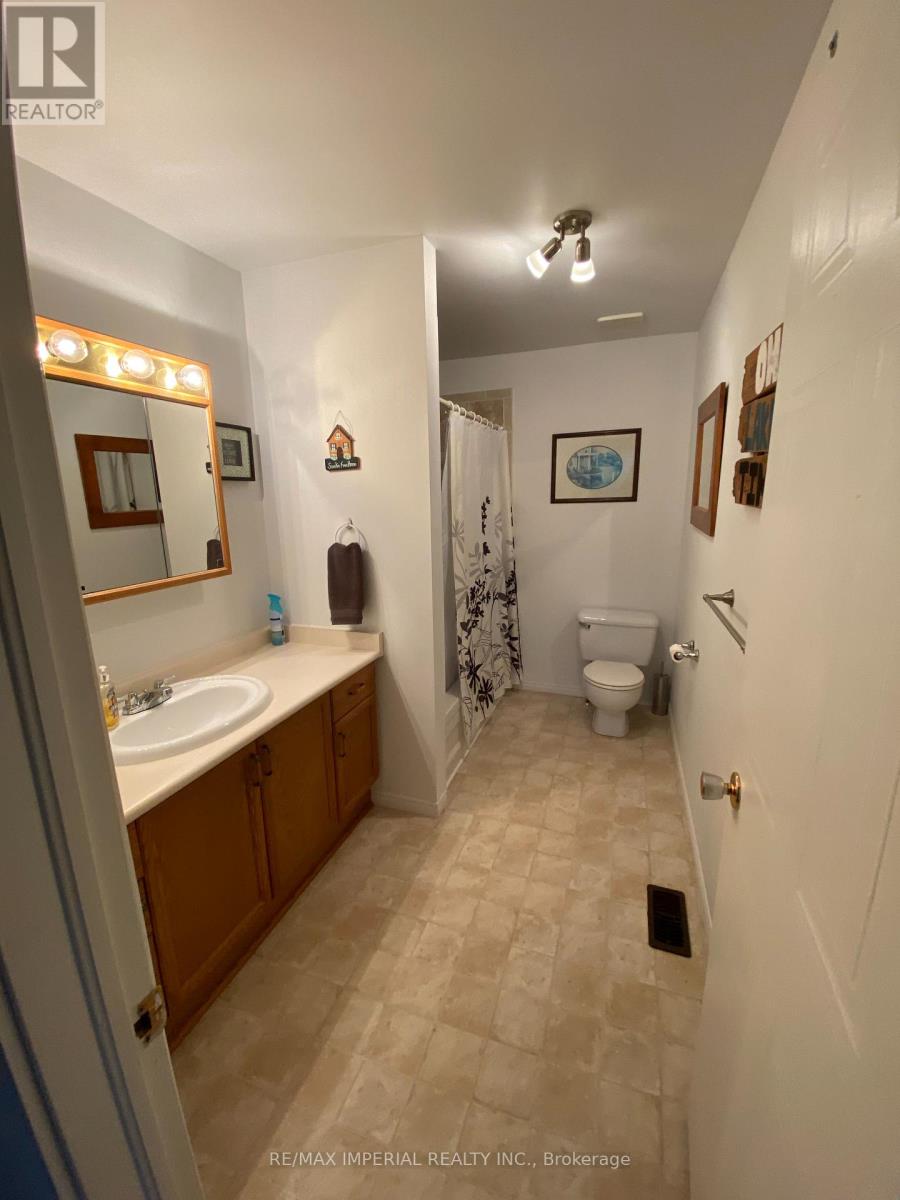 Unit 2 - 18 Helen Street, Kawartha Lakes, Ontario  K0M 1A0 - Photo 2 - X12944892