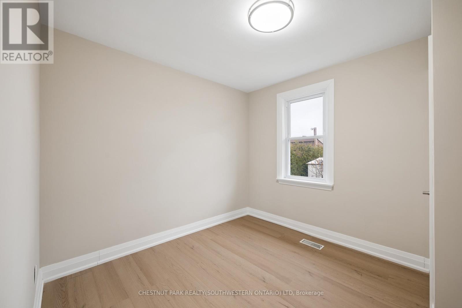 492 Ephraim Street, Kitchener, Ontario  N2B 2C6 - Photo 21 - X12944924