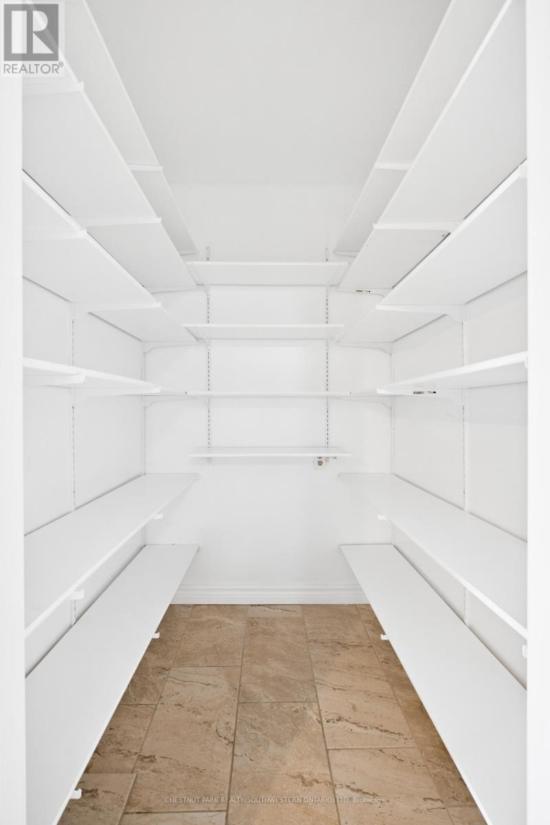 492 Ephraim Street, Kitchener, Ontario  N2B 2C6 - Photo 24 - X12944924