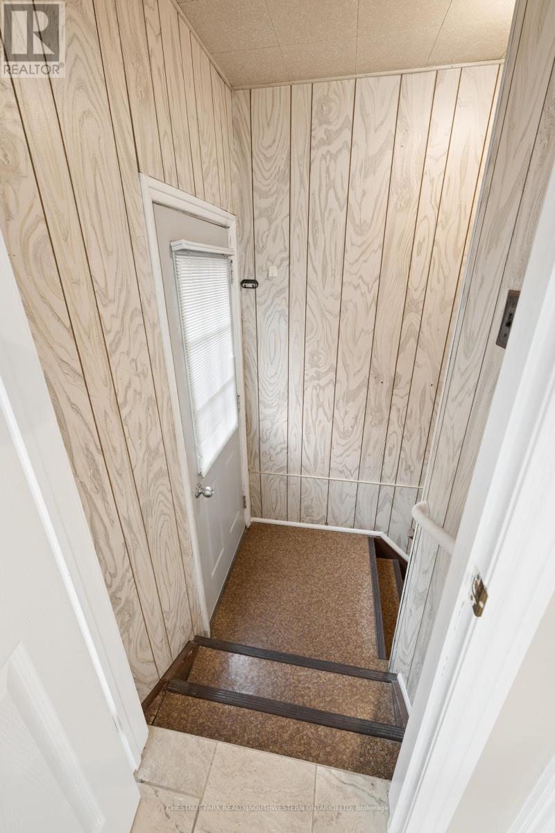 492 Ephraim Street, Kitchener, Ontario  N2B 2C6 - Photo 25 - X12944924