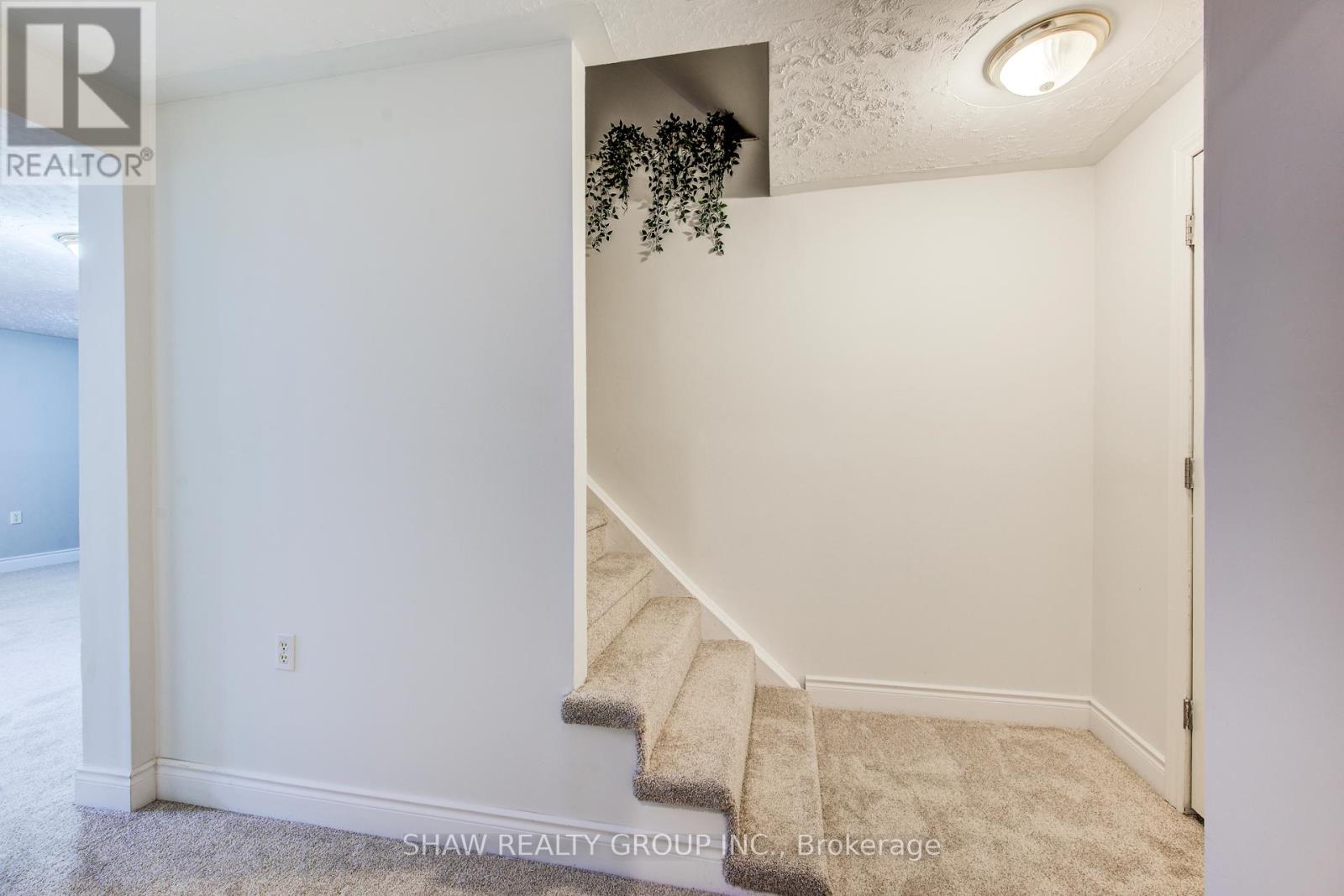 110 Imperial Drive, Guelph, Ontario  N1H 7Z5 - Photo 34 - X12945026