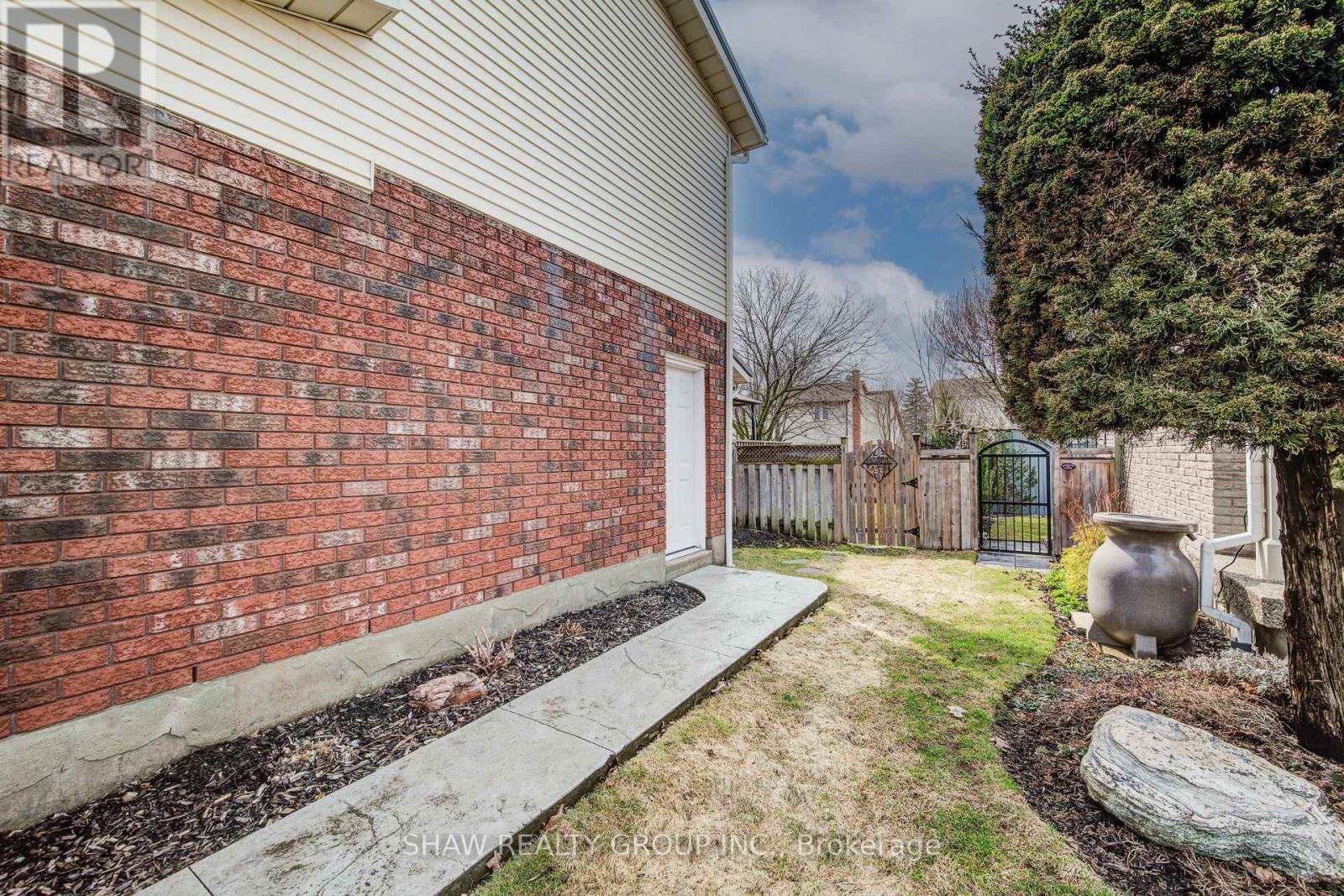 110 Imperial Drive, Guelph, Ontario  N1H 7Z5 - Photo 47 - X12945026