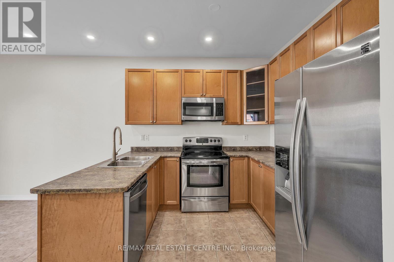 86 Glendarling Crescent, Hamilton, Ontario  L8E 0B1 - Photo 13 - X12945068