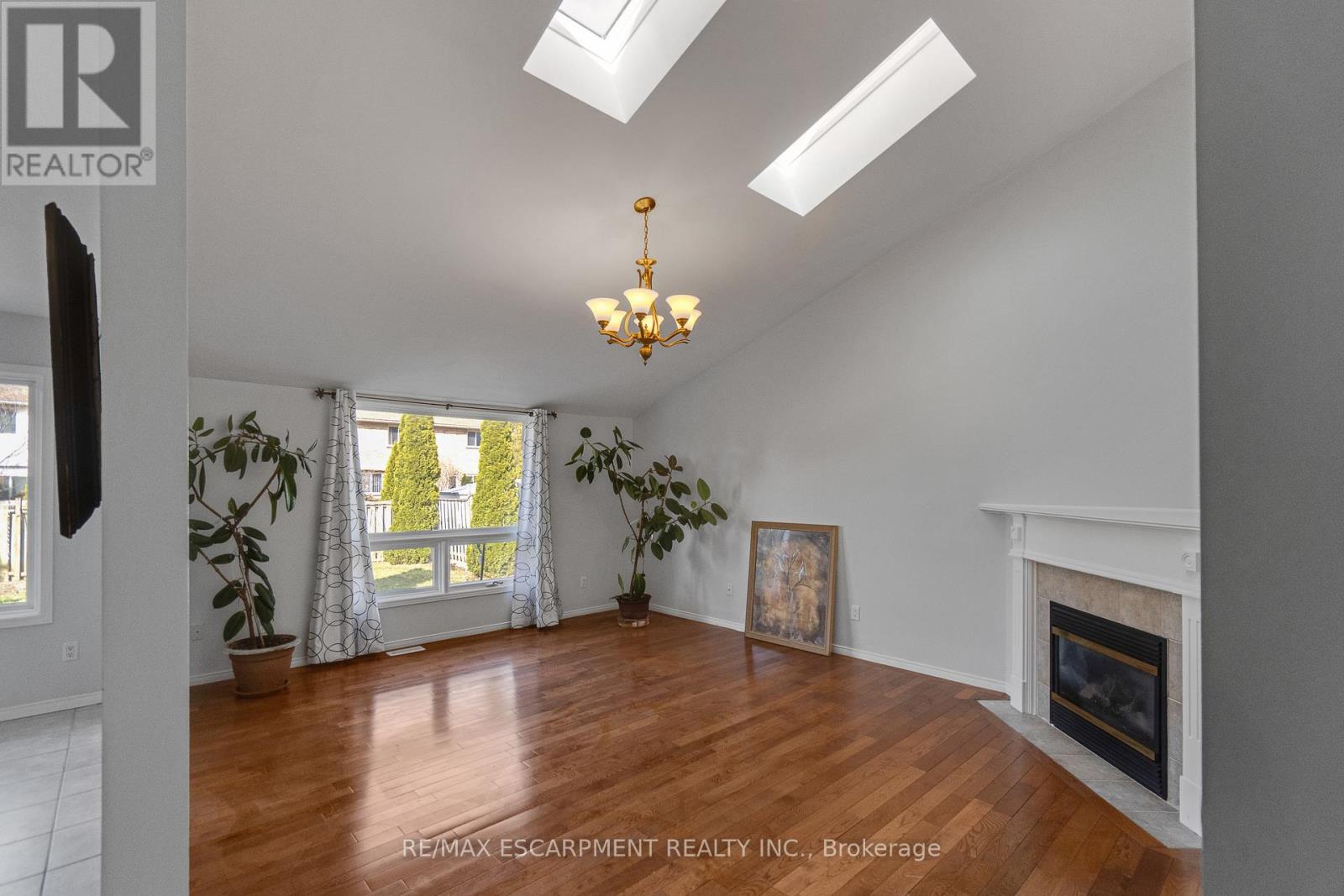 180 Fano Drive, Hamilton, Ontario  L8W 3X3 - Photo 15 - X12945094