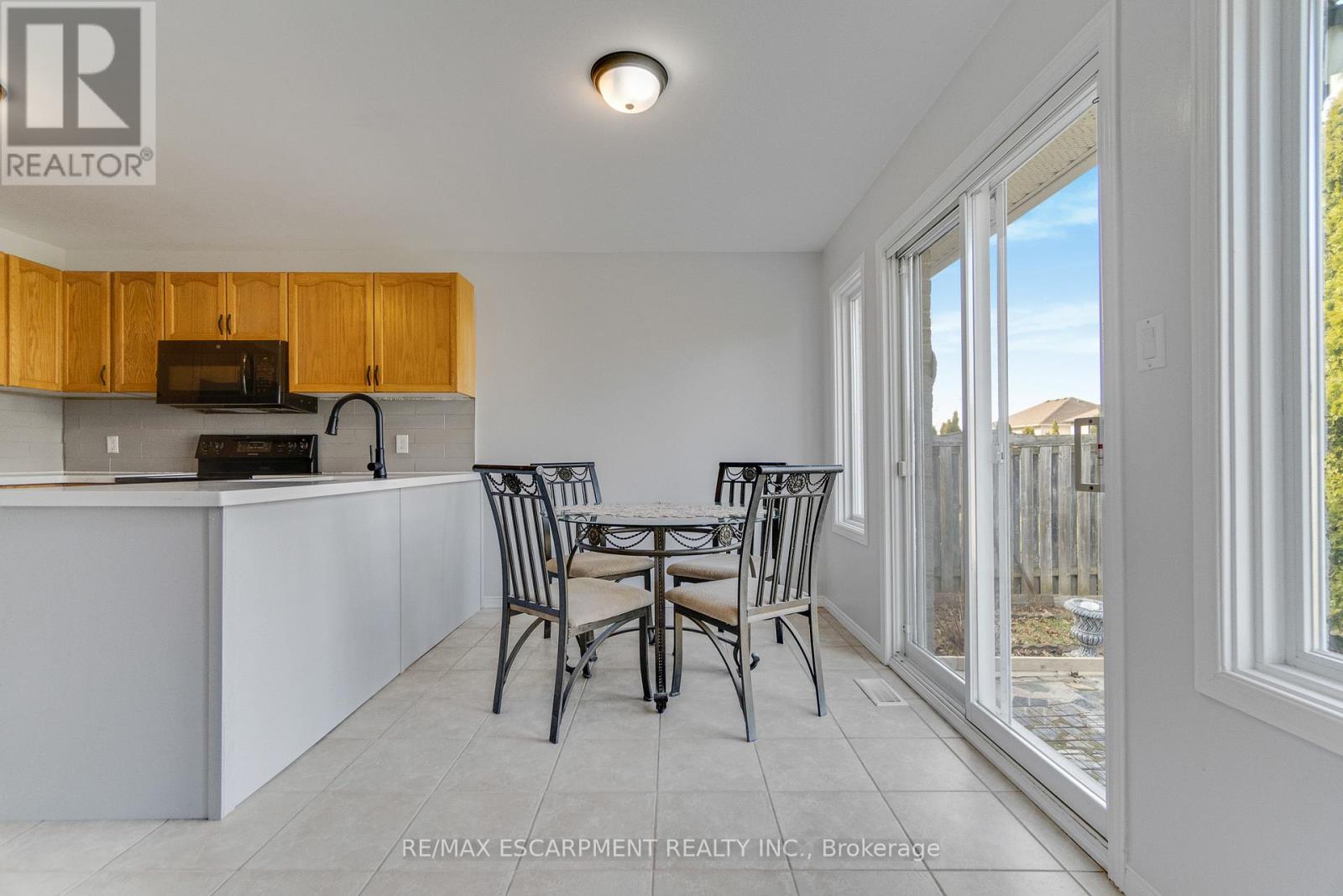 180 Fano Drive, Hamilton, Ontario  L8W 3X3 - Photo 18 - X12945094