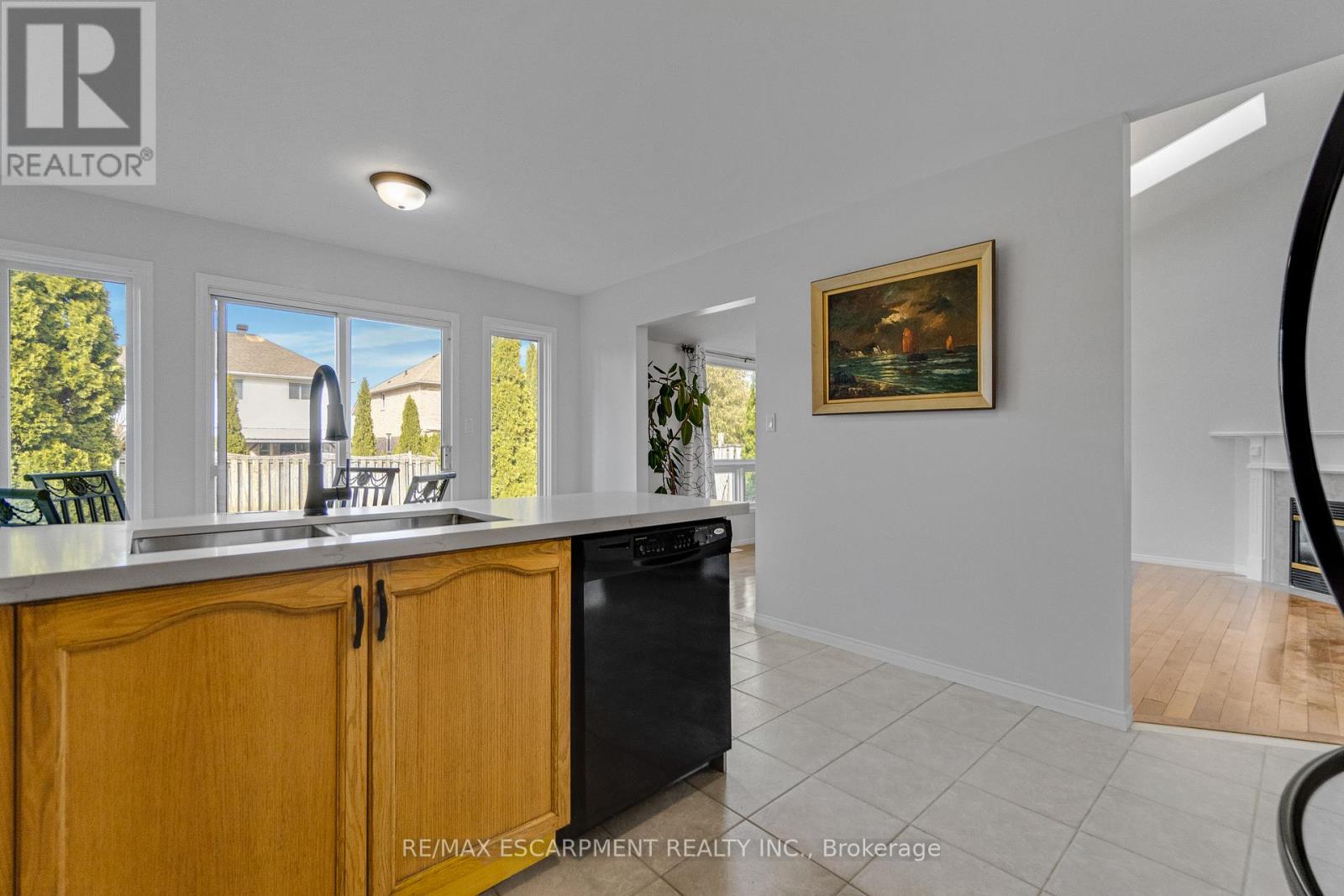 180 Fano Drive, Hamilton, Ontario  L8W 3X3 - Photo 20 - X12945094