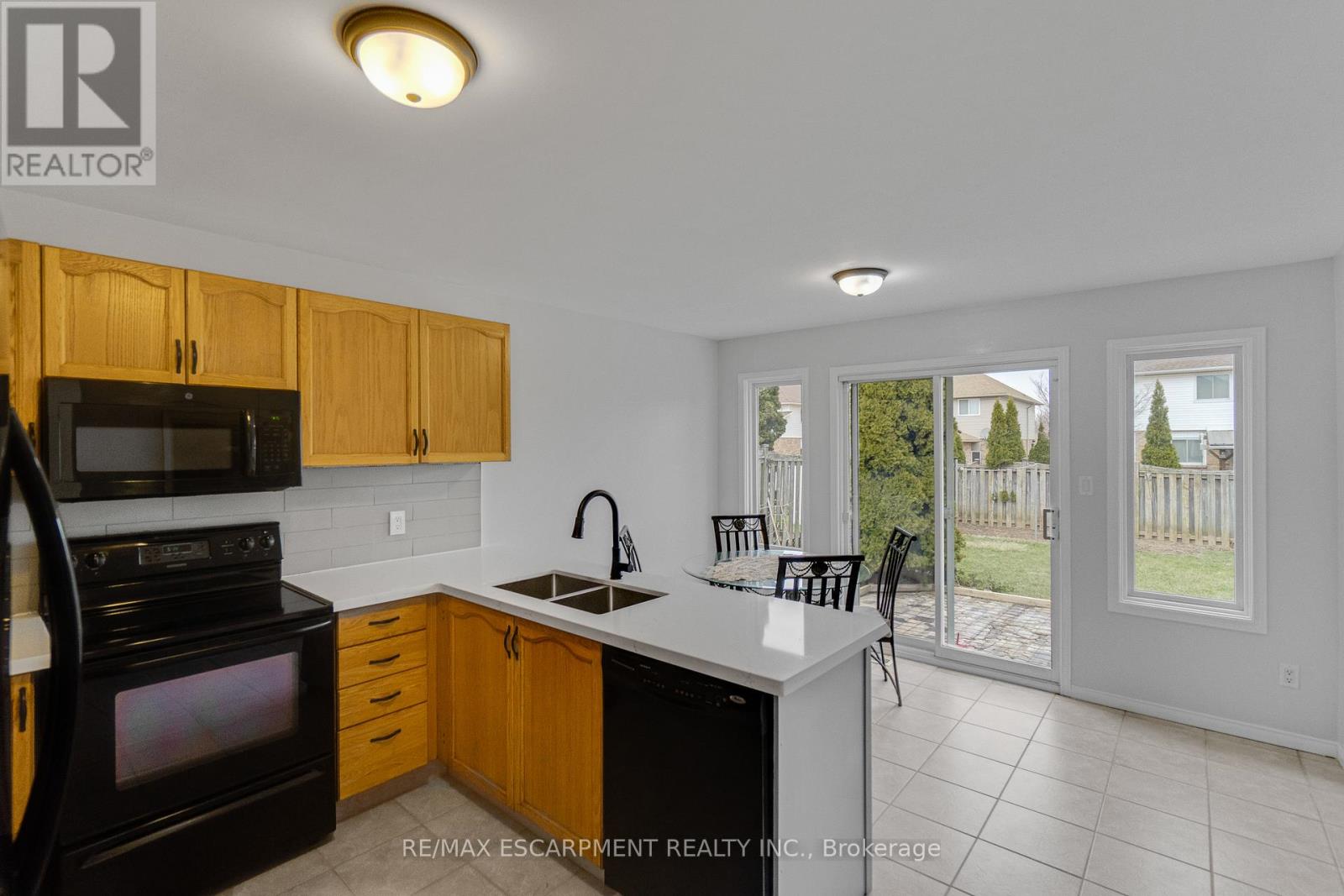 180 Fano Drive, Hamilton, Ontario  L8W 3X3 - Photo 23 - X12945094