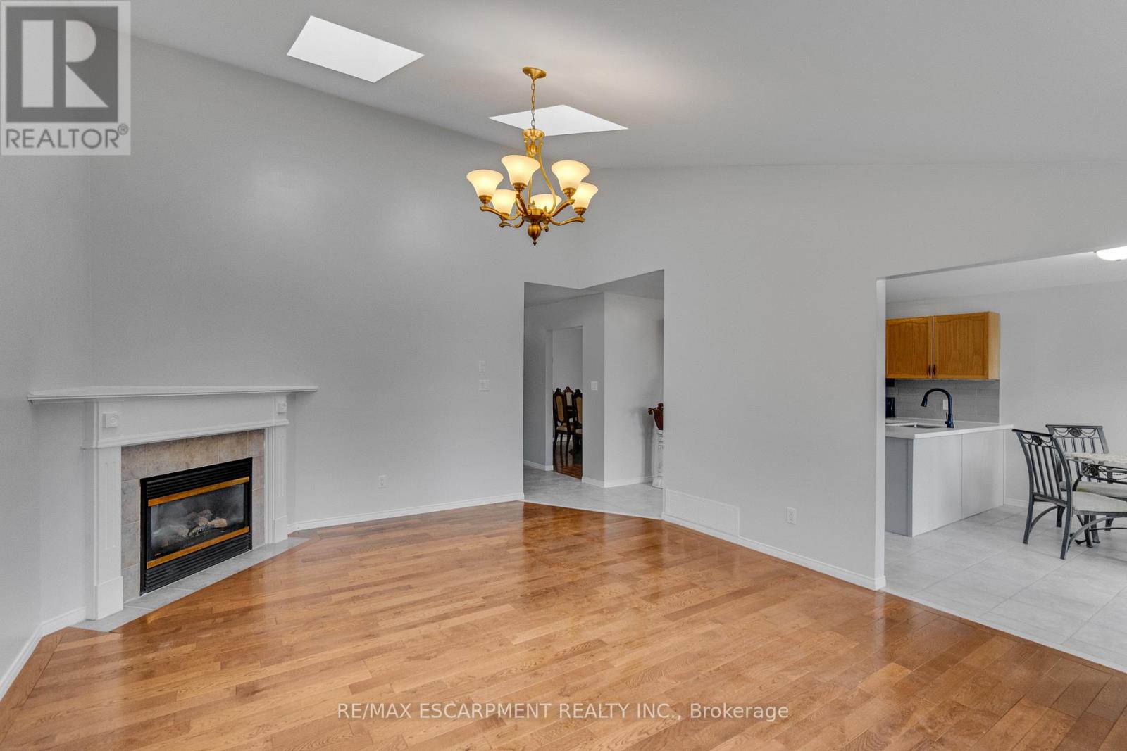 180 Fano Drive, Hamilton, Ontario  L8W 3X3 - Photo 27 - X12945094