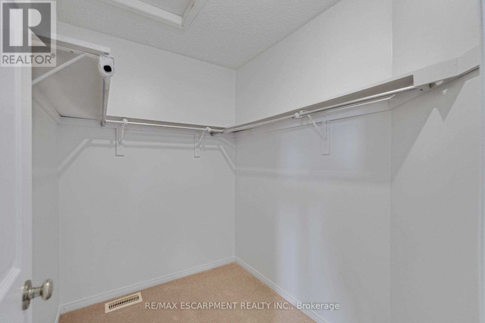 180 Fano Drive, Hamilton, Ontario  L8W 3X3 - Photo 36 - X12945094