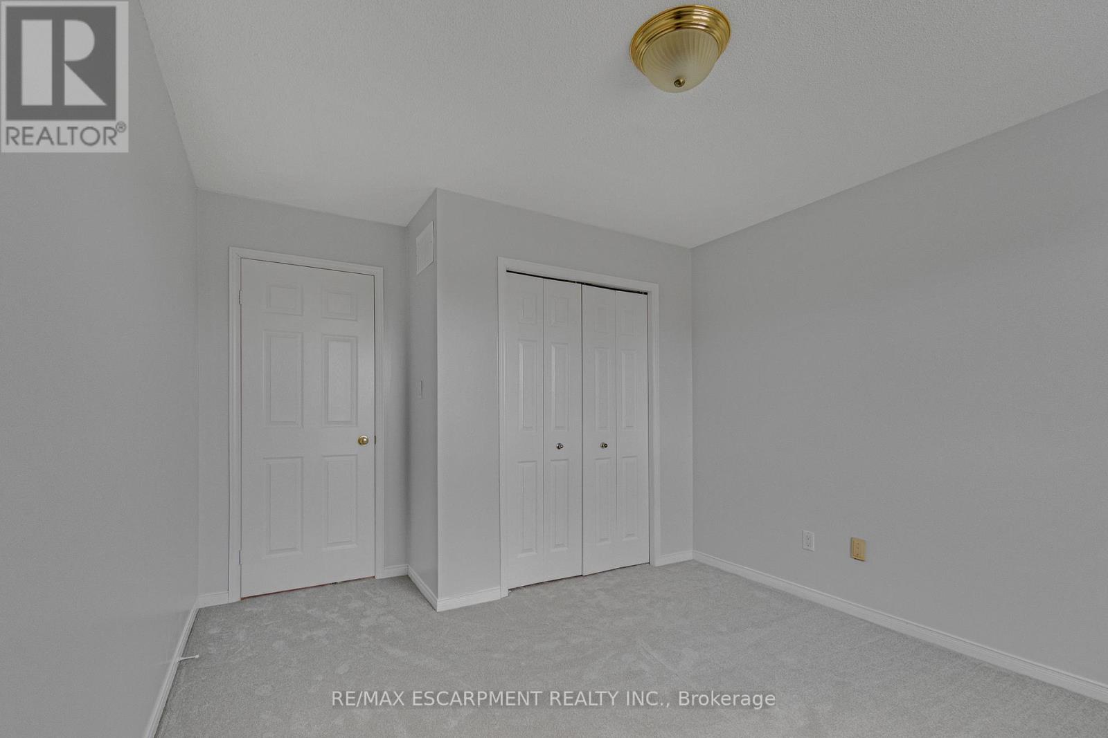 180 Fano Drive, Hamilton, Ontario  L8W 3X3 - Photo 38 - X12945094