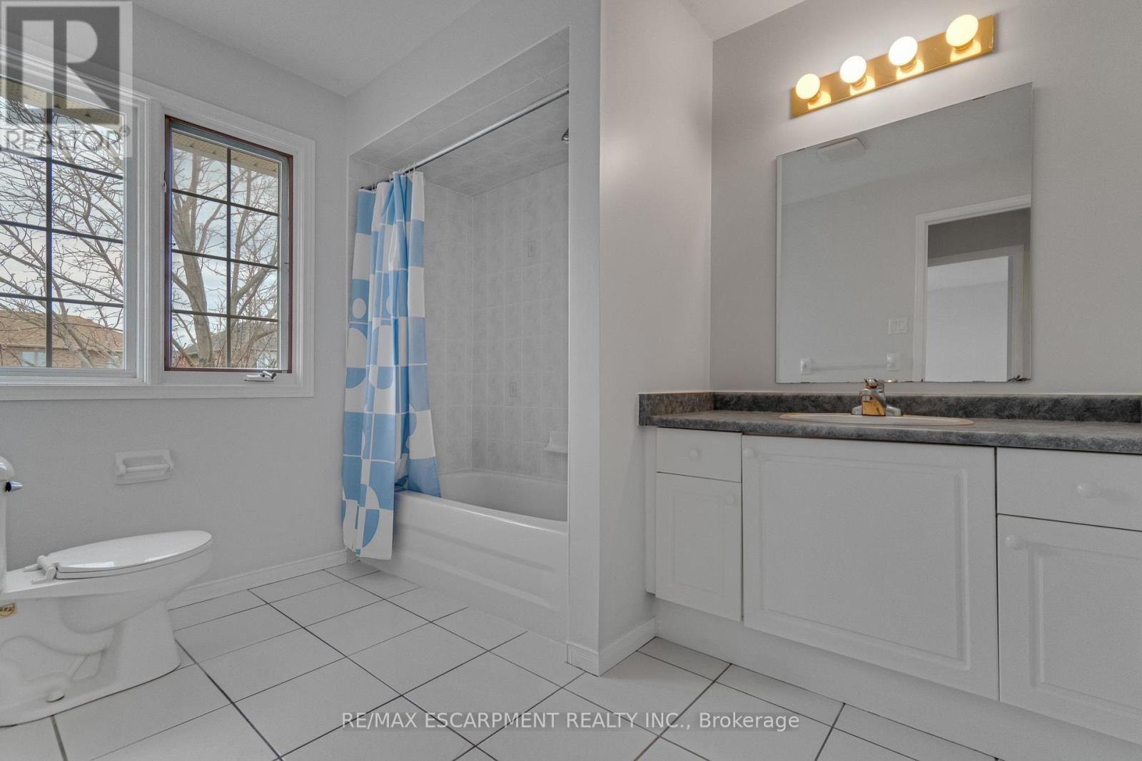 180 Fano Drive, Hamilton, Ontario  L8W 3X3 - Photo 41 - X12945094