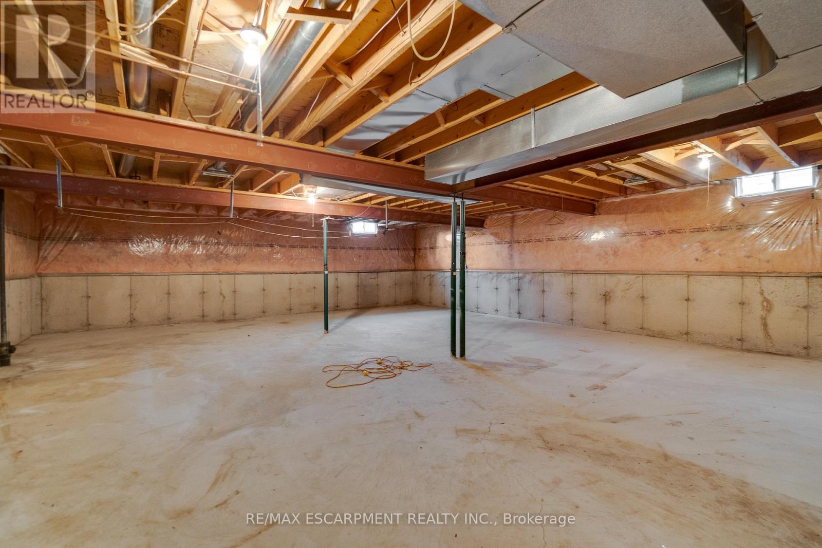 180 Fano Drive, Hamilton, Ontario  L8W 3X3 - Photo 45 - X12945094