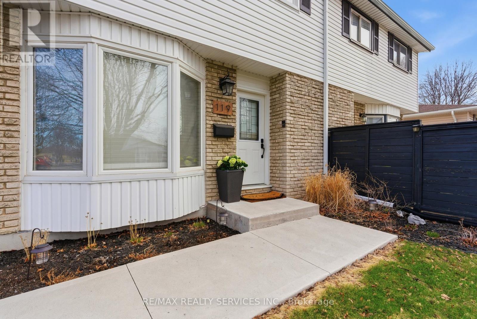 119 Dorothy Street, St. Catharines, Ontario  L2N 6Z6 - Photo 2 - X12945244