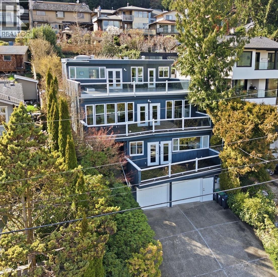 2341 CALEDONIA AVENUE, North Vancouver, British Columbia