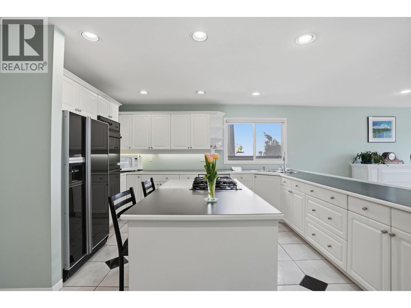 2341 Caledonia Avenue, North Vancouver, British Columbia  V7G 1T8 - Photo 9 - R3105668