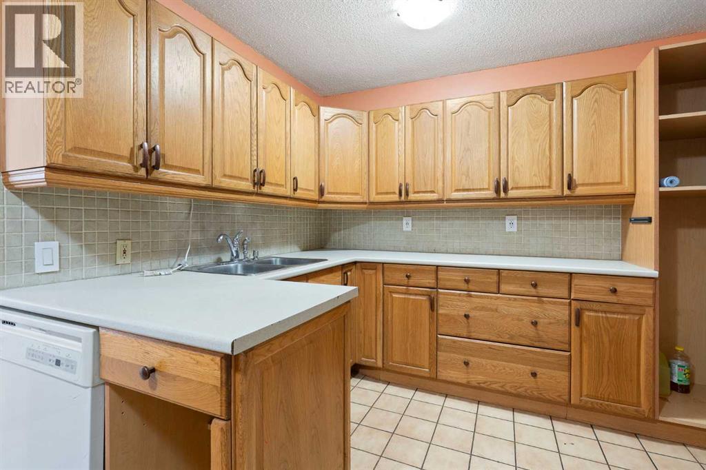 5128 Maryvale Drive Ne, Calgary, Alberta  T2A 2V6 - Photo 10 - A2298155