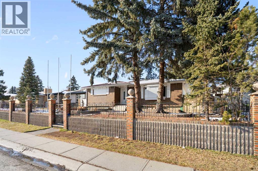5128 Maryvale Drive Ne, Calgary, Alberta  T2A 2V6 - Photo 2 - A2298155