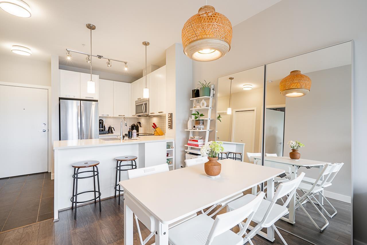 405 15388 105 AVENUE, Surrey, British Columbia