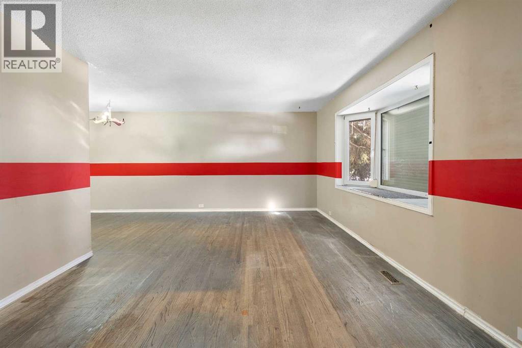 5128 Maryvale Drive Ne, Calgary, Alberta  T2A 2V6 - Photo 4 - A2298155