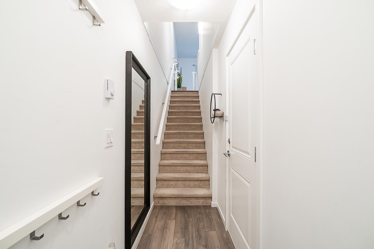 100 5340 Guildford Drive, Surrey, British Columbia  V3R 0C9 - Photo 4 - R3105220