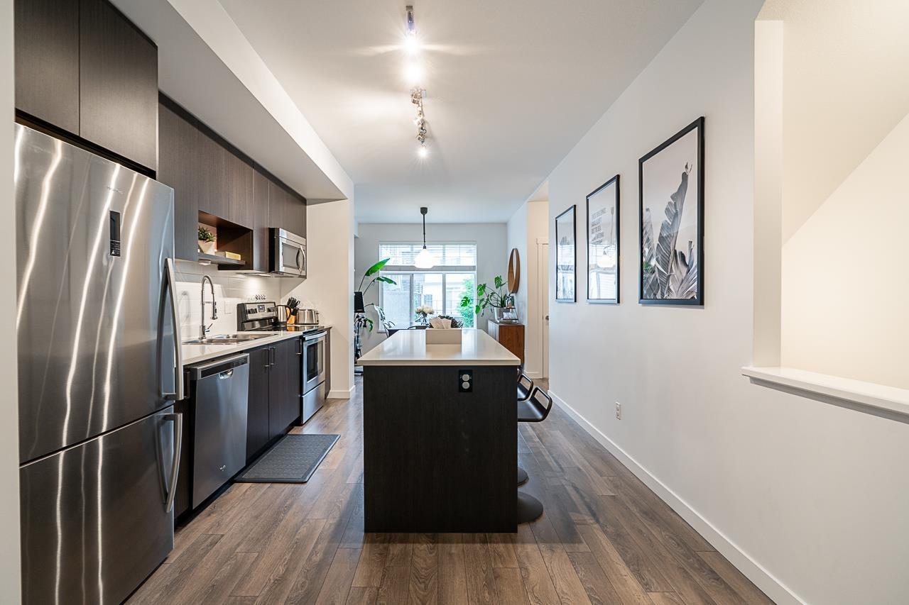 100 5340 Guildford Drive, Surrey, British Columbia  V3R 0C9 - Photo 10 - R3105220