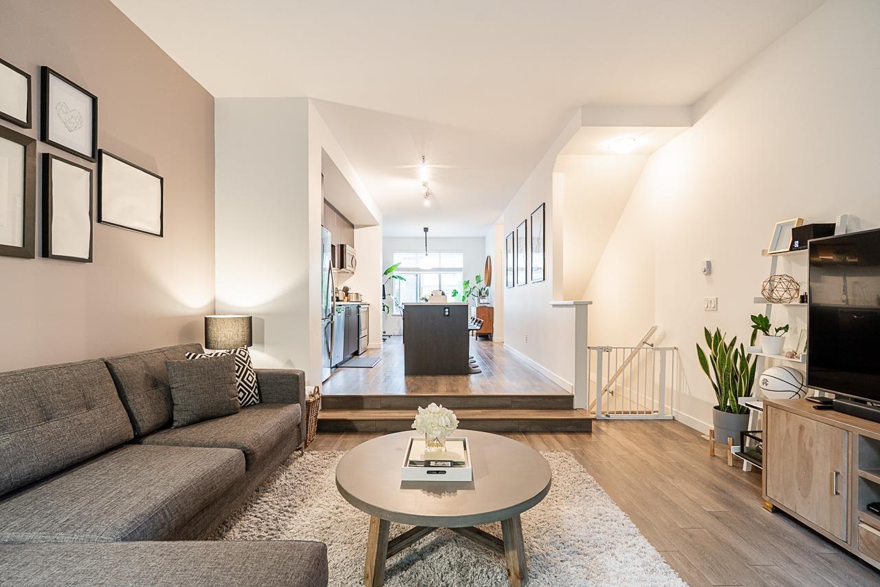 100 5340 Guildford Drive, Surrey, British Columbia  V3R 0C9 - Photo 6 - R3105220