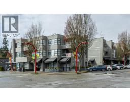 206 3151 WOODBINE DRIVE, North Vancouver, British Columbia