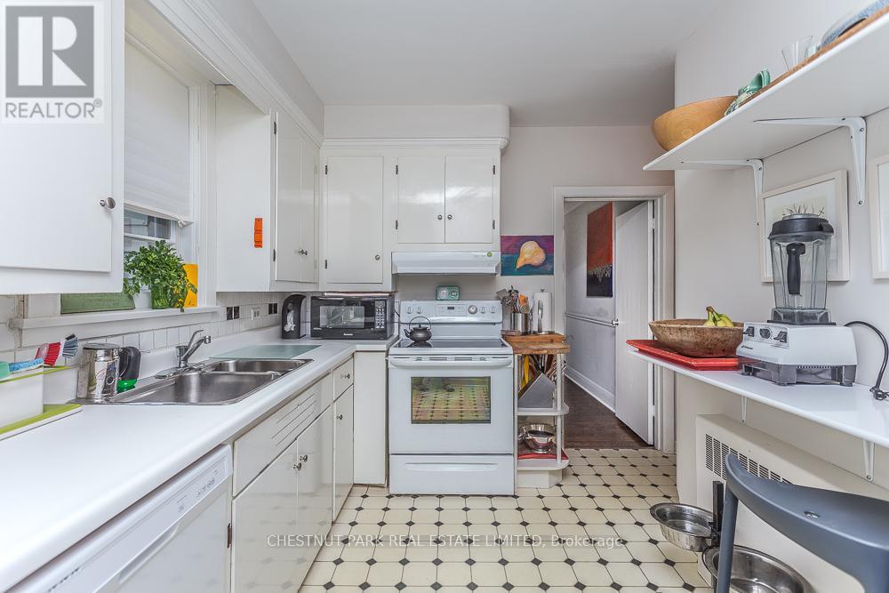 180 Strathgowan Avenue, Toronto, Ontario  M4N 1C3 - Photo 11 - C12944954