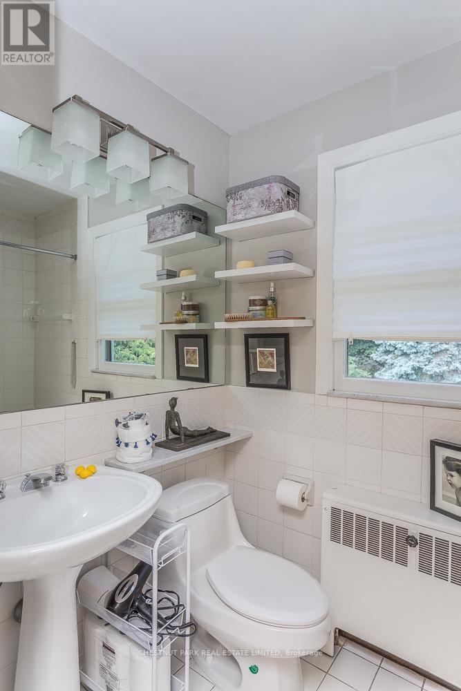 180 Strathgowan Avenue, Toronto, Ontario  M4N 1C3 - Photo 14 - C12944986