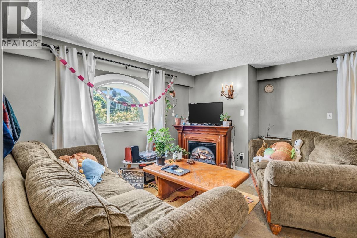 2575 W 3rd Avenue, Vancouver, British Columbia  V6K 1M2 - Photo 11 - R3105823