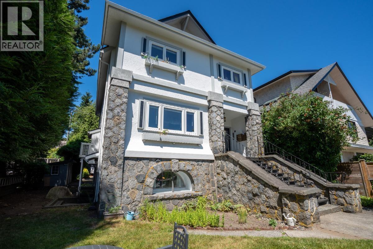 2575 W 3rd Avenue, Vancouver, British Columbia  V6K 1M2 - Photo 2 - R3105823