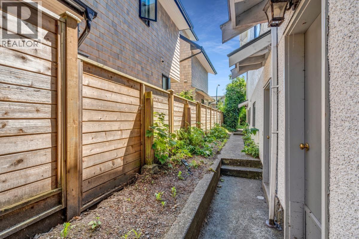 2575 W 3rd Avenue, Vancouver, British Columbia  V6K 1M2 - Photo 37 - R3105823