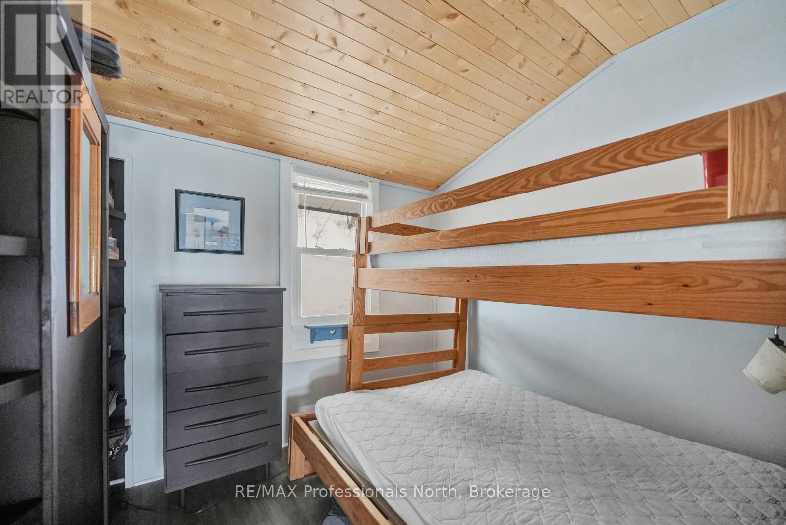 1027 Dow Trail, Dysart Et Al, Ontario  K0M 1S0 - Photo 16 - X12945382