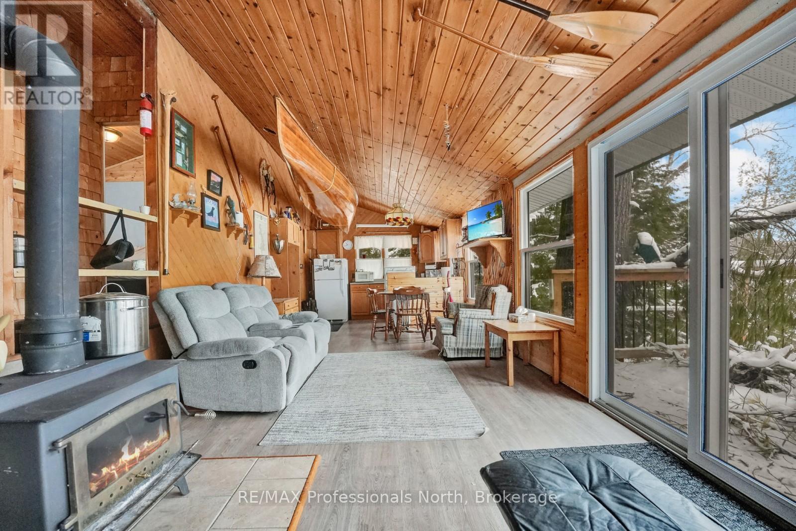 1027 Dow Trail, Dysart Et Al, Ontario  K0M 1S0 - Photo 5 - X12945382