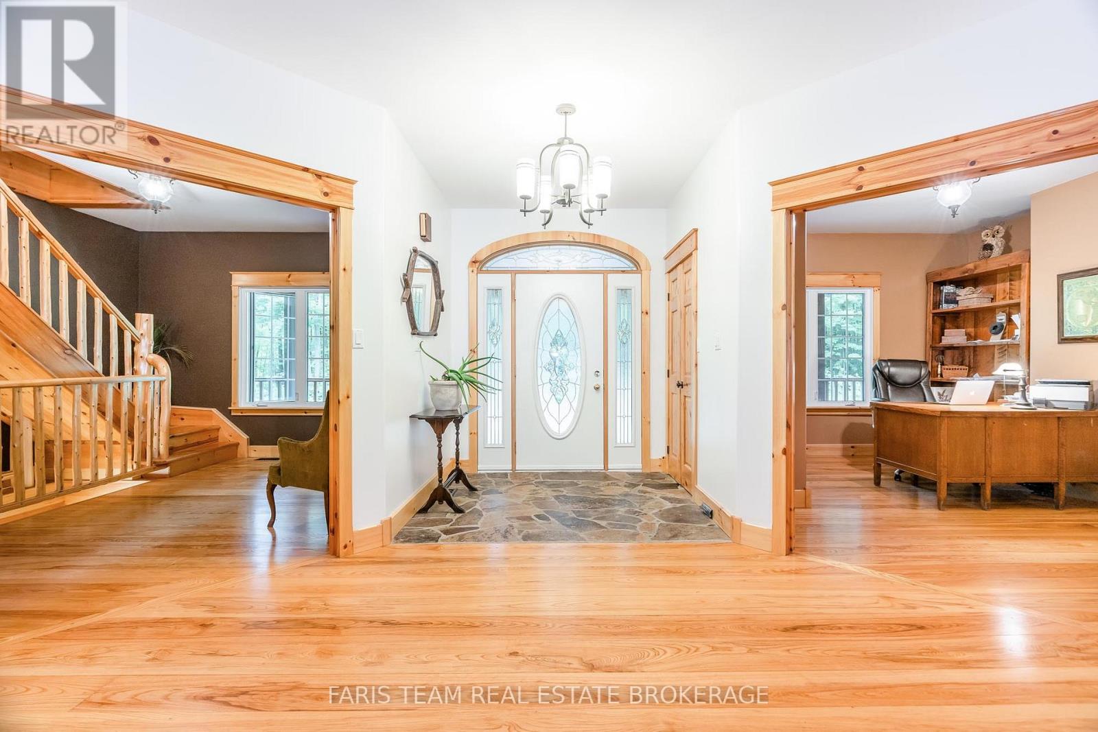 697 Lafontaine Road E, Tiny, Ontario  L9M 0S5 - Photo 3 - S12735938