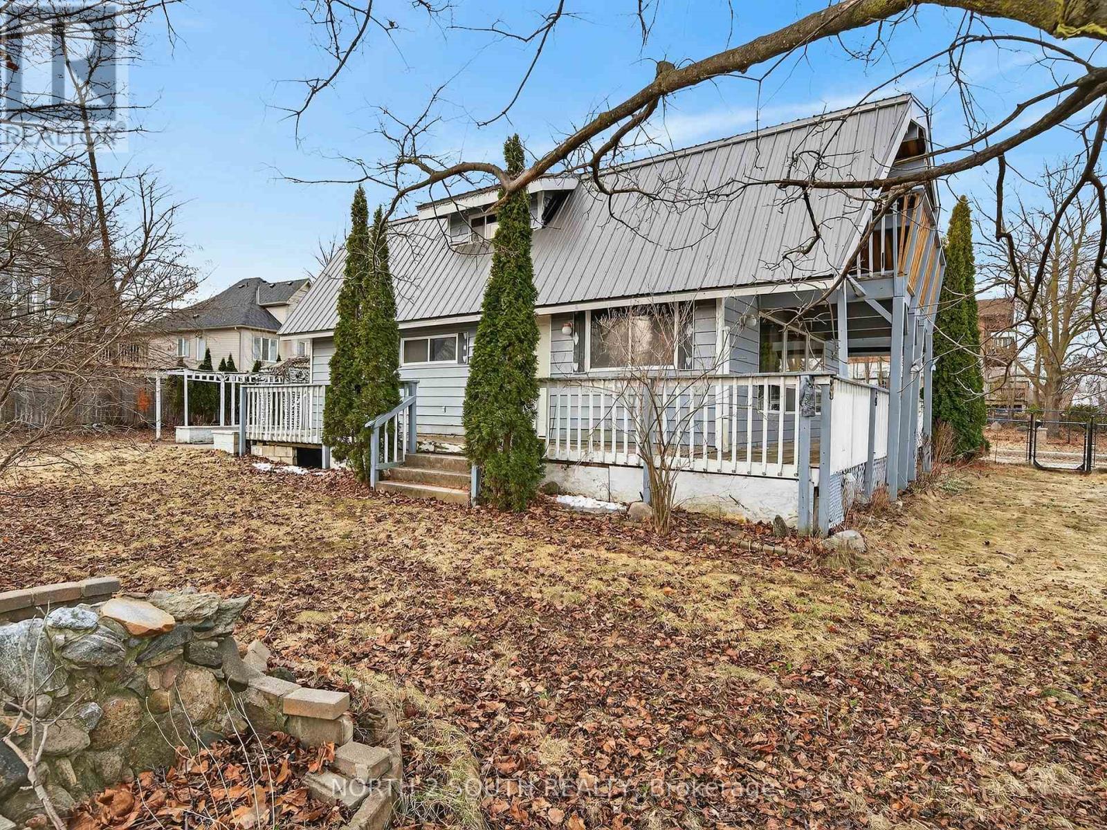 13 Bayview Avenue, Wasaga Beach, Ontario  L9Z 2Y6 - Photo 9 - S12934326