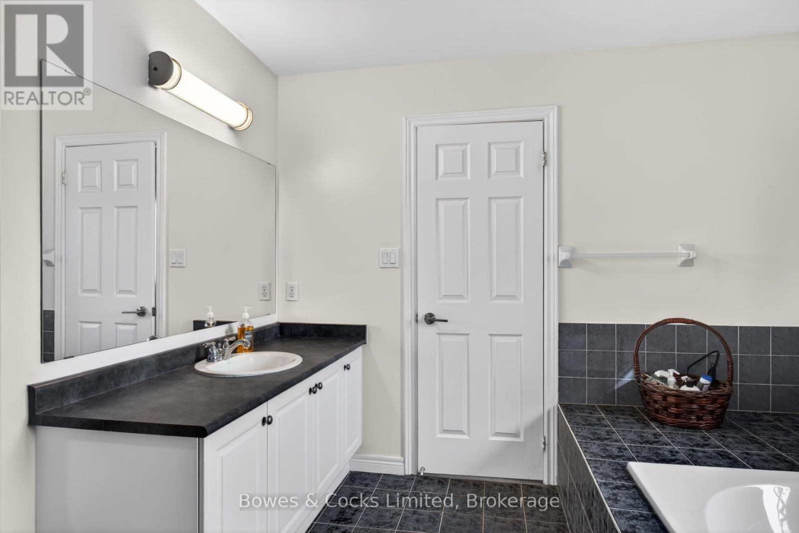 58 Carlinds Drive, Whitby, Ontario  L1R 3B8 - Photo 27 - E12945334