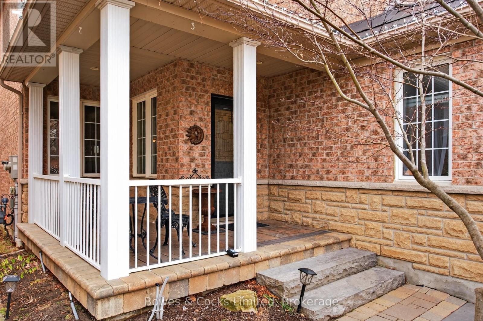 58 Carlinds Drive, Whitby, Ontario  L1R 3B8 - Photo 4 - E12945334