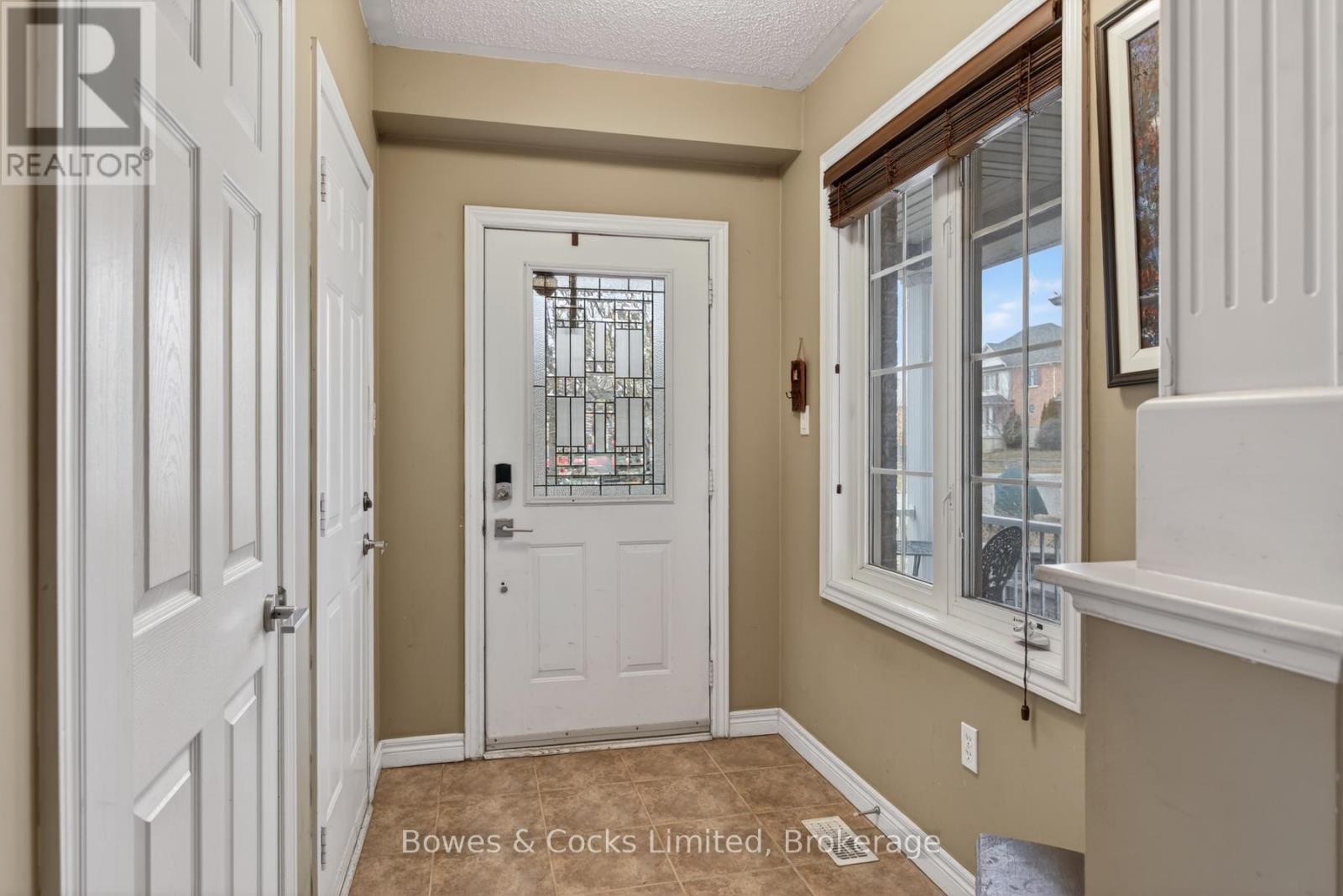 58 Carlinds Drive, Whitby, Ontario  L1R 3B8 - Photo 6 - E12945334